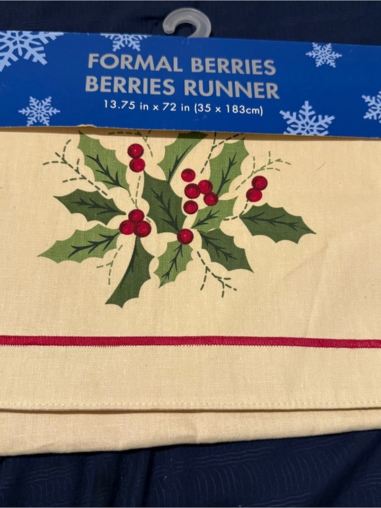 Kmart Other - Vintage? K-Mart Trim a Home Formal Christmas / Holiday Berries Table Runner New
